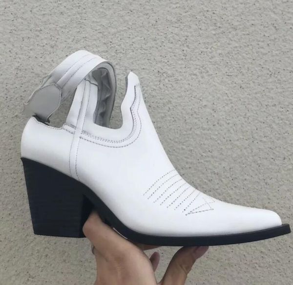 women sewing embroidery irregular belt ankle woman robust heel mode finger pointed martin slide on short boots fqi6, Black
women sewing embroidery irregular belt ankle woman robust heel mode finger pointed martin slide on short boots fqi6, Black