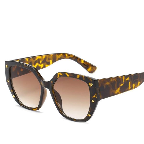 sunglasses 2021 square women gradient classic vintage ladies oversized rivet sun glasses uv400 fml, White;black
sunglasses 2021 square women gradient classic vintage ladies oversized rivet sun glasses uv400 fml, White;black