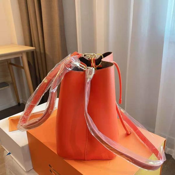 female leisure soft leather handbags drawstring bucket large-capacity single shoulder messenger vintage bag handbag girls women bags woman
female leisure soft leather handbags drawstring bucket large-capacity single shoulder messenger vintage bag handbag girls women bags woman