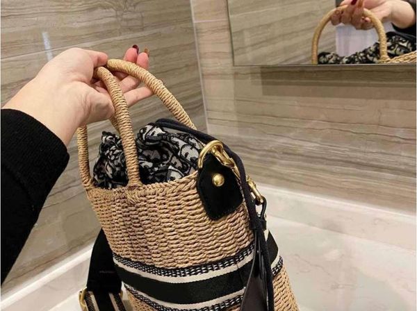 casual luxury designer handbag beach rattan bag women's crossbody large capacity bucket travel messenger bag 2022
casual luxury designer handbag beach rattan bag women's crossbody large capacity bucket travel messenger bag 2022