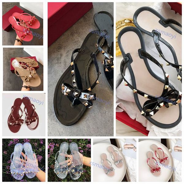 2021 new jelly beach rivet series flip flops launcher 3 color size 35-40, Black;red
2021 new jelly beach rivet series flip flops launcher 3 color size 35-40, Black;red