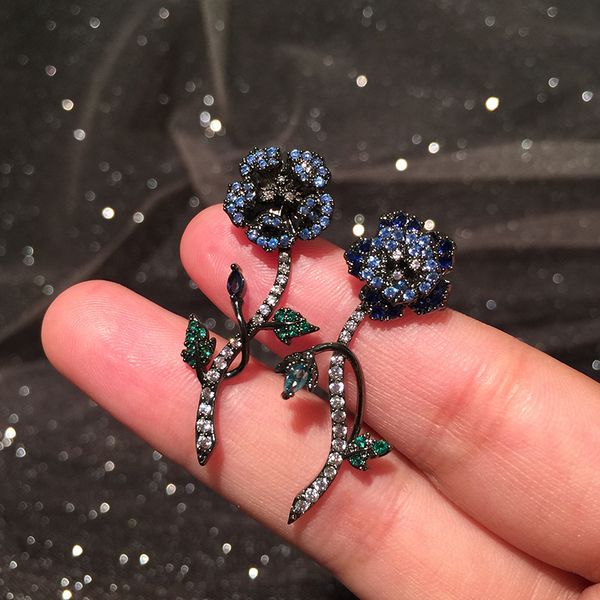 blue rose earrings elegant ins asymmetric s925 silver needle retro long tassel flower earrings
blue rose earrings elegant ins asymmetric s925 silver needle retro long tassel flower earrings