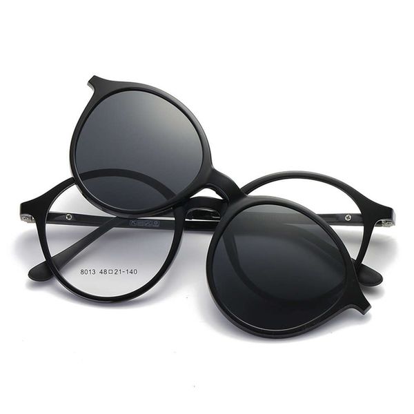 polarizing and myopia ultra sunglasses light for men and women, White;black
polarizing and myopia ultra sunglasses light for men and women, White;black