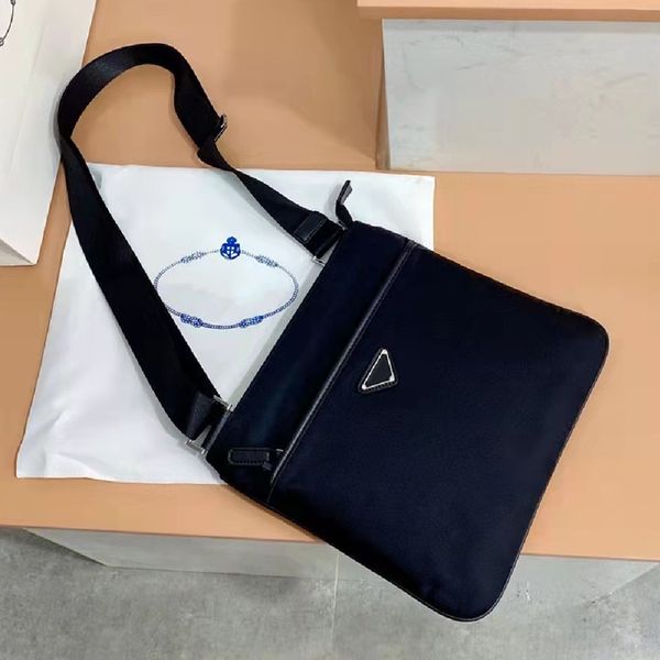 designer mens crossbody bags briefcases black shoulder bag fashion nylon briefcase cross body with triangle sequin zipper high quality
designer mens crossbody bags briefcases black shoulder bag fashion nylon briefcase cross body with triangle sequin zipper high quality