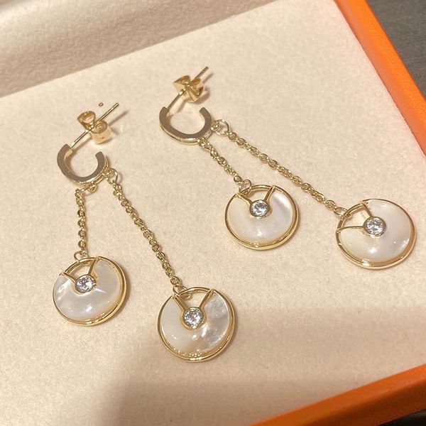2020 noble tassel compass fritillaria amulet earrings imported diamond micro-inlay ultra-fine workmanship high-end custom joker is recommend, Silver
2020 noble tassel compass fritillaria amulet earrings imported diamond micro-inlay ultra-fine workmanship high-end custom joker is recommend, Silver