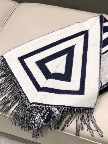 cashmere blanket double sided and double color blanket jacquard room decoration winter thicken
cashmere blanket double sided and double color blanket jacquard room decoration winter thicken