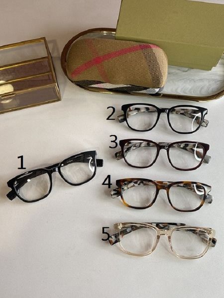 2021 new fashionable square glasses with anti-radiation blue light temperament simple and generous glasses size 53* 18:*145
2021 new fashionable square glasses with anti-radiation blue light temperament simple and generous glasses size 53* 18:*145