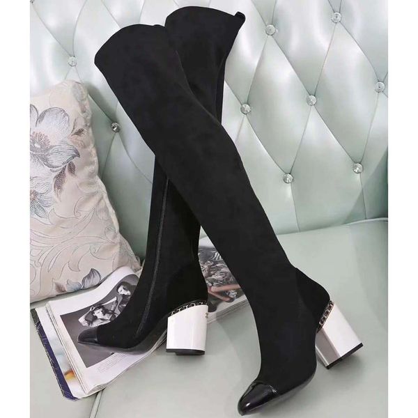 2020 women designer boot genuine leather knee boots medal 100% genuine leather coarse non-slip winter shoes size eu35-41 09x2708, Black
2020 women designer boot genuine leather knee boots medal 100% genuine leather coarse non-slip winter shoes size eu35-41 09x2708, Black