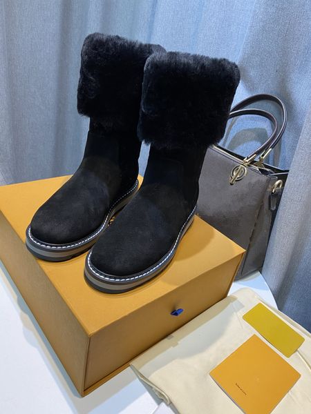 women's autumn and winter fur integrated boots mercerized cattle suede australian wool wear resistant and antiskid rubber sole size 35, Black
women's autumn and winter fur integrated boots mercerized cattle suede australian wool wear resistant and antiskid rubber sole size 35, Black