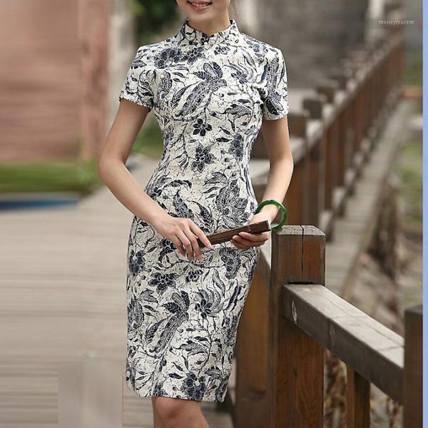 ethnic clothing cheongsam retro chinese style women cotton and linen short pearl buckle slimming summer catwalk daily dress evening party go, Red
ethnic clothing cheongsam retro chinese style women cotton and linen short pearl buckle slimming summer catwalk daily dress evening party go, Red