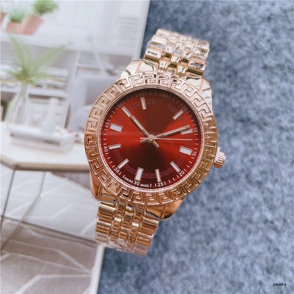 2021 new arrive three stitches luxury mens watches 36mm size quartz watch brand designer clock steel belt men fashion accessories style, Slivery;brown
2021 new arrive three stitches luxury mens watches 36mm size quartz watch brand designer clock steel belt men fashion accessories style, Slivery;brown