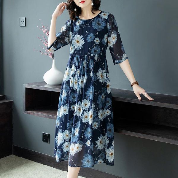 new arrival women silk dress female summer half sleeve o-neck vintage print dresses loose casual plus size vestidos mujer, Black;gray
new arrival women silk dress female summer half sleeve o-neck vintage print dresses loose casual plus size vestidos mujer, Black;gray