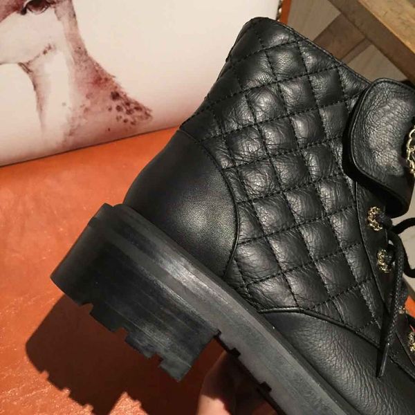 2020 new designer martin shoes, leather designer women's boots, winter luxury martin boots, luxury fashion boots of good quality, Black
2020 new designer martin shoes, leather designer women's boots, winter luxury martin boots, luxury fashion boots of good quality, Black