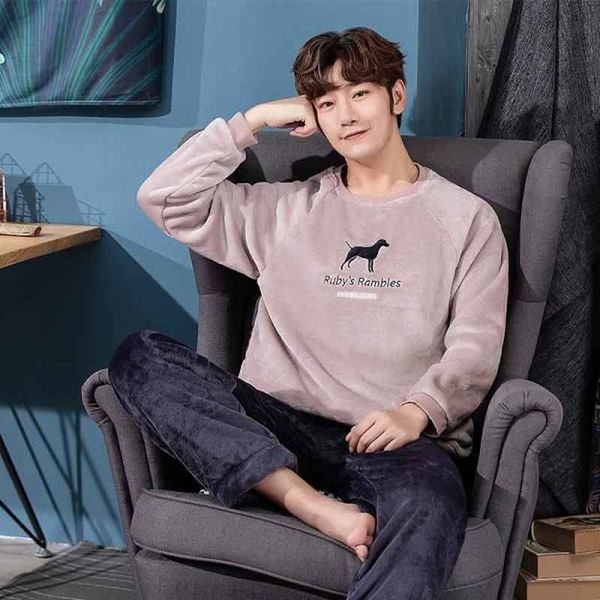 winter new men long sleeve flannel pajamas set round neck letter dog pattern thick coral velvet sleep wear male warm pyjamas set q1216, Black;white
winter new men long sleeve flannel pajamas set round neck letter dog pattern thick coral velvet sleep wear male warm pyjamas set q1216, Black;white