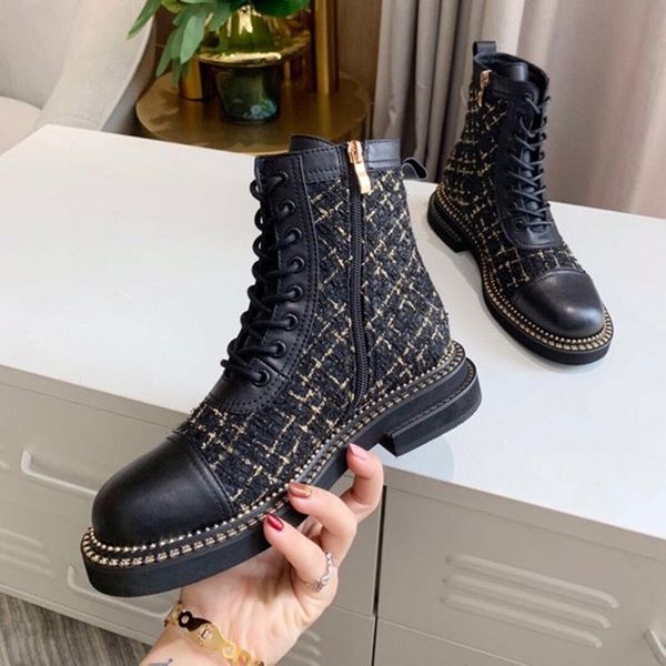 2020 classic women boots lacing middle boot flat heel boot high quility leather luster round head boots with box, Black
2020 classic women boots lacing middle boot flat heel boot high quility leather luster round head boots with box, Black