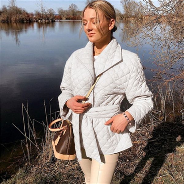 случайные короткие хлопчатобумажные стеганые горячие женские пальто 2020 новые с зимним поясом выпущены женские куртки элегантный лавочник р, Black
случайные короткие хлопчатобумажные стеганые горячие женские пальто 2020 новые с зимним поясом выпущены женские куртки элегантный лавочник р, Black