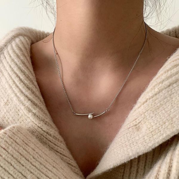 aomu french elegant design small pearl choker simple temperament gold silver color necklace for women jewelry gifts
aomu french elegant design small pearl choker simple temperament gold silver color necklace for women jewelry gifts