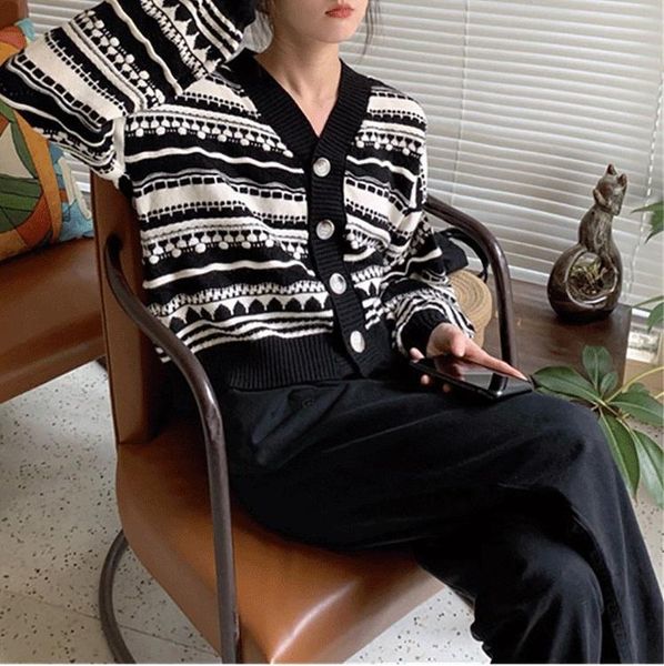 women 2020 autumn winter striped knit sweater loose long sleeve high collar decorative button neck pullover sweaters jumpers, White;black
women 2020 autumn winter striped knit sweater loose long sleeve high collar decorative button neck pullover sweaters jumpers, White;black