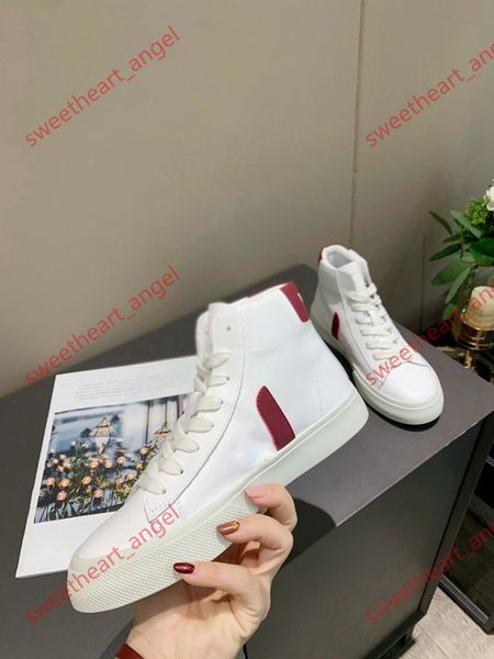 extra leather casual sneakers v fashion triple mens womens luxury superstar white running sports chaussures trainers shoes, Black;red
extra leather casual sneakers v fashion triple mens womens luxury superstar white running sports chaussures trainers shoes, Black;red
