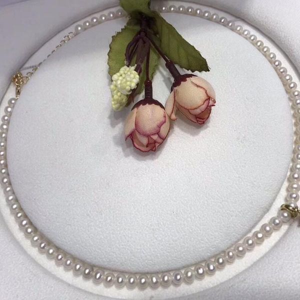 high-quality natural freshwater pearl necklace with a smooth and flawless skin of about 5 mm suitable for young people, Golden;silver
high-quality natural freshwater pearl necklace with a smooth and flawless skin of about 5 mm suitable for young people, Golden;silver