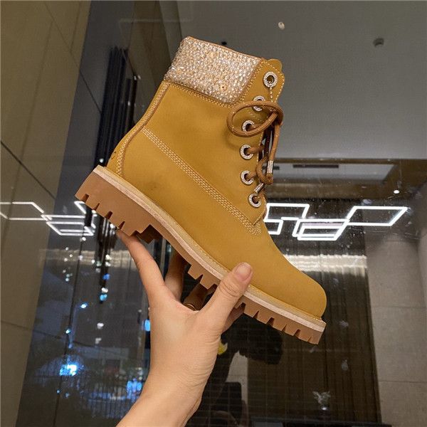 2020 new winter leather martin boots british trend short boots female stars with diamond big yellow boots, Black
2020 new winter leather martin boots british trend short boots female stars with diamond big yellow boots, Black