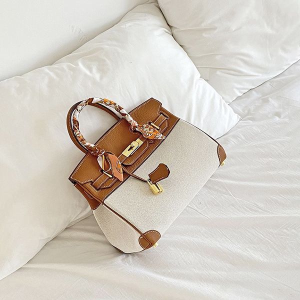 leather bag lychee pattern women's canvas small medium cross carrying handbag new fashion
leather bag lychee pattern women's canvas small medium cross carrying handbag new fashion