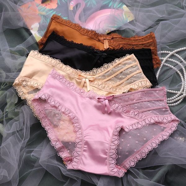 f057 satin lace underwear female hollow out youth middle waist fashion girl hip briefs fashion model, Black;pink 
f057 satin lace underwear female hollow out youth middle waist fashion girl hip briefs fashion model, Black;pink