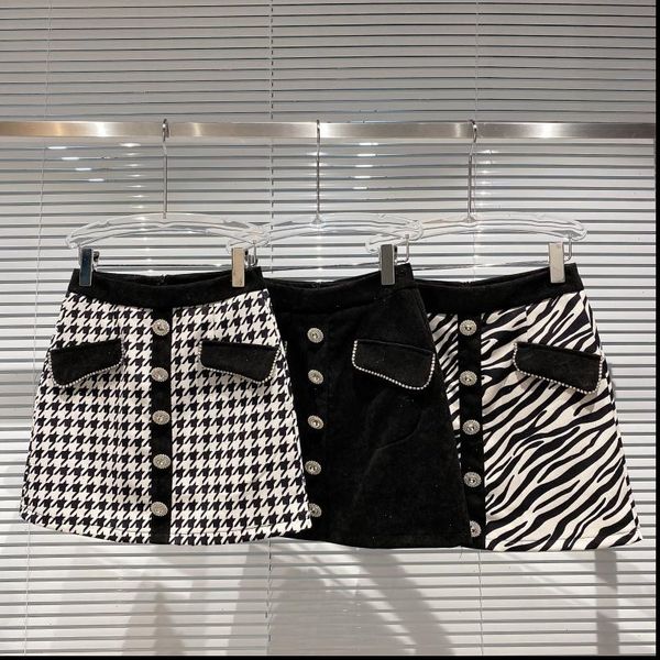 2020 autumn new diamond buckle zebra pattern bird plaid double pocket womens skirt hip skirt drop shipping, Black
2020 autumn new diamond buckle zebra pattern bird plaid double pocket womens skirt hip skirt drop shipping, Black