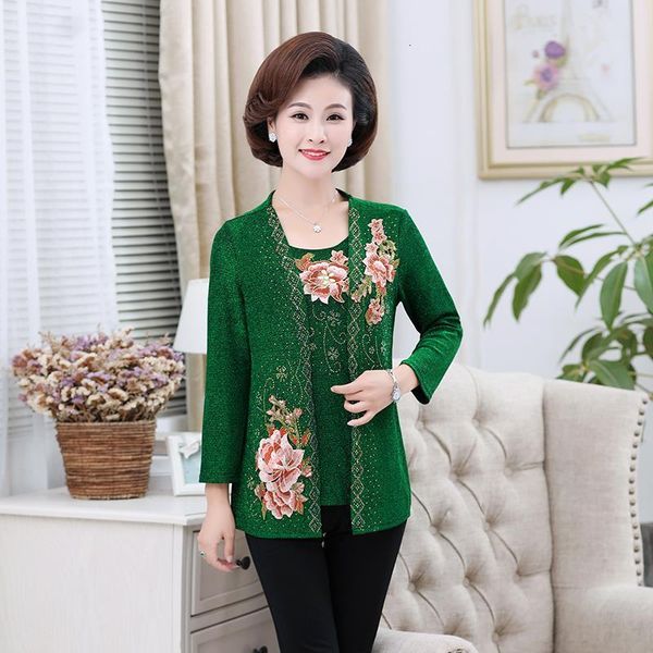 middle-aged women's autumn new jacket coat fake two-piece embroidery fashion plus size 5xl pullover female clothing f649, Black;brown
middle-aged women's autumn new jacket coat fake two-piece embroidery fashion plus size 5xl pullover female clothing f649, Black;brown
