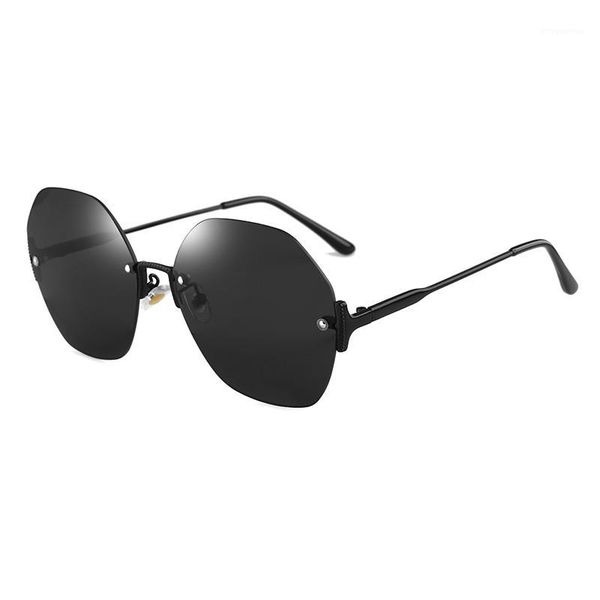 2020 classic frameless polygonal sunglasses trend gradient film street shooting versatile plastic material lenses uv400 eyewear1, White;black
2020 classic frameless polygonal sunglasses trend gradient film street shooting versatile plastic material lenses uv400 eyewear1, White;black