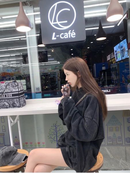20fw женщин людей hoodie с замком шаблон в передней горячие продажи с капюшоном одежда для девочек hiphop hoodie streetwear промытый материа, Black
20fw женщин людей hoodie с замком шаблон в передней горячие продажи с капюшоном одежда для девочек hiphop hoodie streetwear промытый материа, Black
