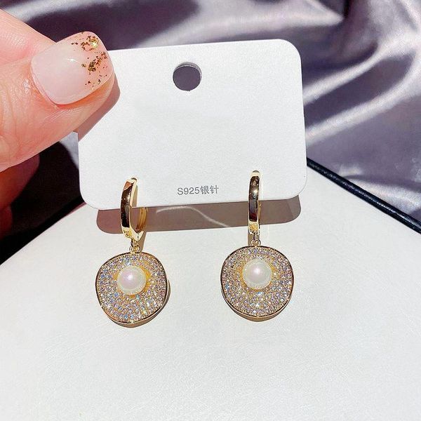 migga luxury imitation pearl drop earrings gold color cubic zirconia dangle earrings women party jewelry, Silver
migga luxury imitation pearl drop earrings gold color cubic zirconia dangle earrings women party jewelry, Silver