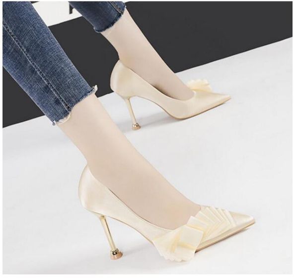designer lady party pumps pointed toe solid satain 9.5cm thin heels women single dress shoes size 35-40, Black
designer lady party pumps pointed toe solid satain 9.5cm thin heels women single dress shoes size 35-40, Black
