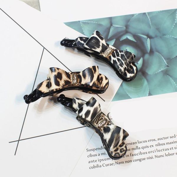 new leopard pattern cortex hairpins acrylic pattern banana clip women girls barrettes hair accessories ponytail holder
new leopard pattern cortex hairpins acrylic pattern banana clip women girls barrettes hair accessories ponytail holder