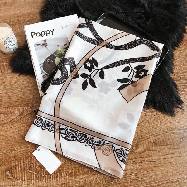 new fashion brand silk scarf designer scarf lady printed silk fashion style design size 180*90cm luxury is tie-in, Blue;gray
new fashion brand silk scarf designer scarf lady printed silk fashion style design size 180*90cm luxury is tie-in, Blue;gray