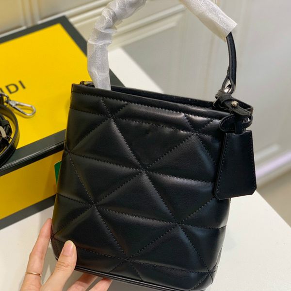 luxurys designers bags wallets european and american shoulder bag crossbody pochette tote handbags women bags bucket shoulder bag sheepskin
luxurys designers bags wallets european and american shoulder bag crossbody pochette tote handbags women bags bucket shoulder bag sheepskin