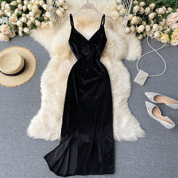 new v neck velvet dresses woman vintage split simple fashion spaghetti strapdress solid elegant party dress for women, Black;gray
new v neck velvet dresses woman vintage split simple fashion spaghetti strapdress solid elegant party dress for women, Black;gray