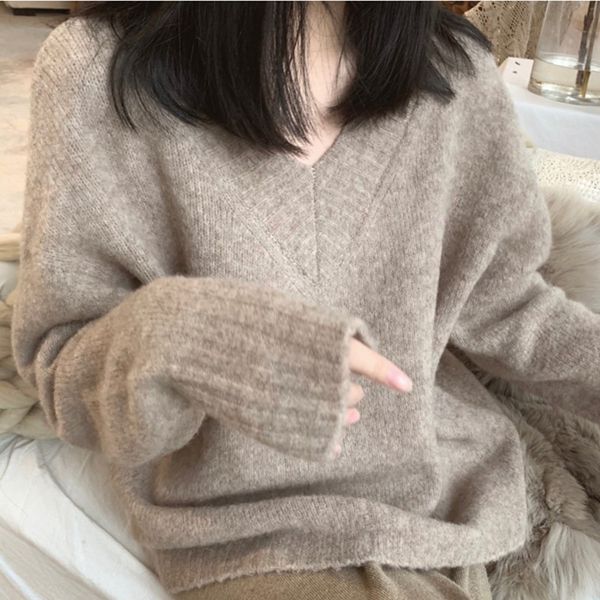 fashionable autumn and winter 2020 new style women's loose wear slouchy pullover v-neck sweater with thick inside, White;black
fashionable autumn and winter 2020 new style women's loose wear slouchy pullover v-neck sweater with thick inside, White;black