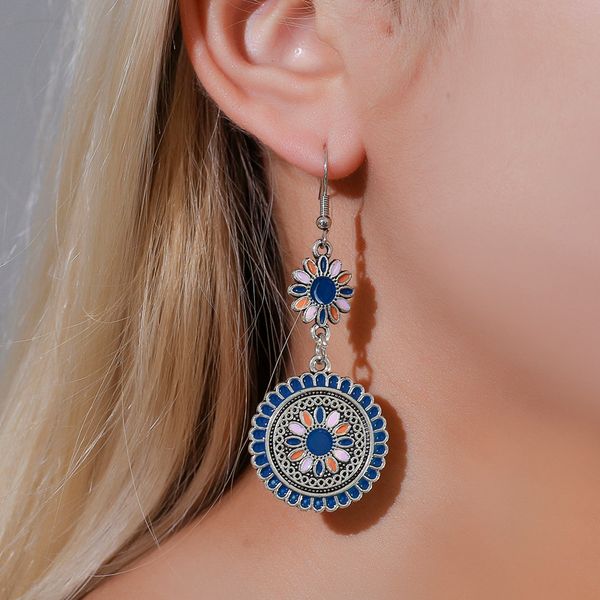 15pairs/lot ethnic style colorful daisy ear drop retro metal flowers earrings hook women carved oil drop dangle earrings jewelry accessories, Silver
15pairs/lot ethnic style colorful daisy ear drop retro metal flowers earrings hook women carved oil drop dangle earrings jewelry accessories, Silver