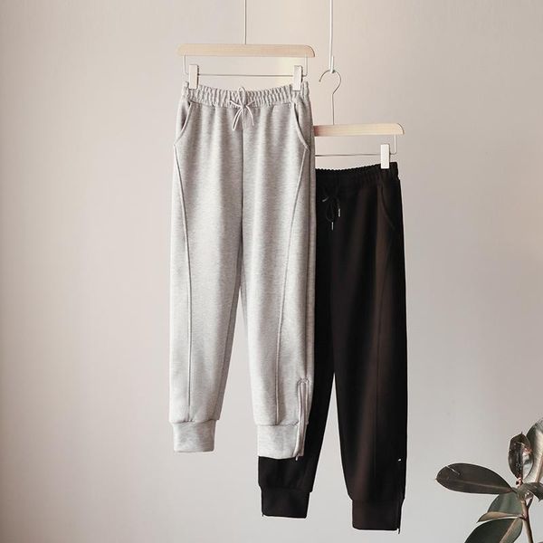 grey sports pants women's high waist loose autumn winter 2020 new harem pants corset casual trousers, Black;white
grey sports pants women's high waist loose autumn winter 2020 new harem pants corset casual trousers, Black;white