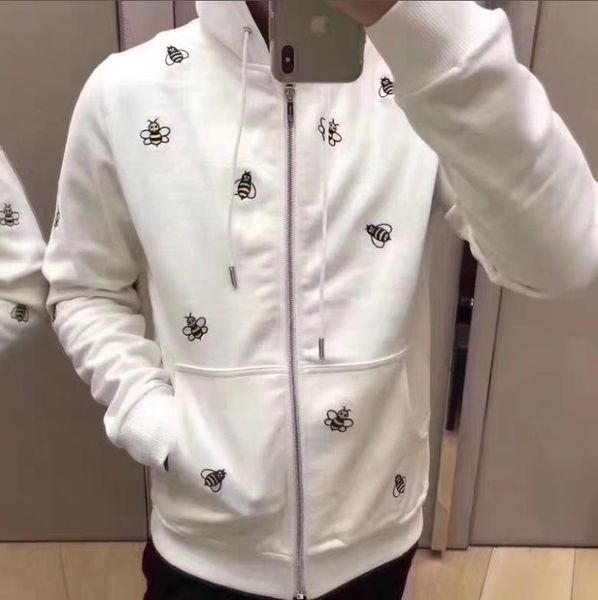 2020 autumn and winter new bee embroidered pattern hooded sweater men's cardigan long sleeve sweatshirt size xl-3xl, Black
2020 autumn and winter new bee embroidered pattern hooded sweater men's cardigan long sleeve sweatshirt size xl-3xl, Black