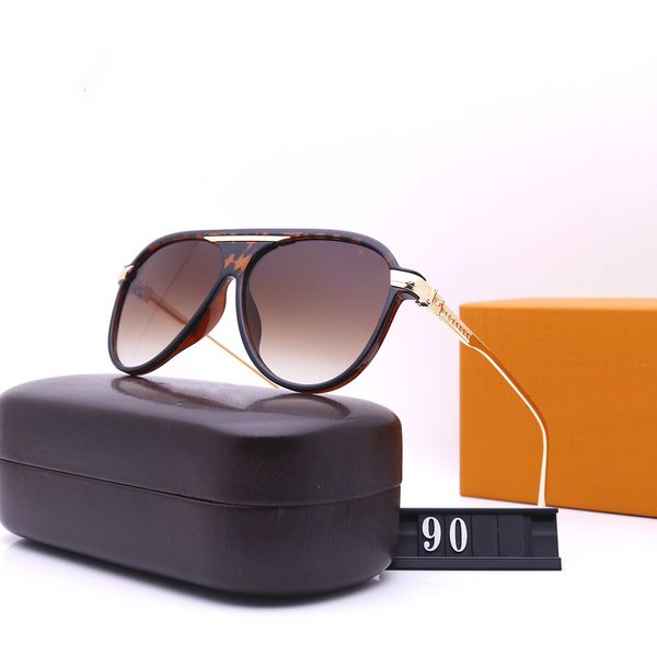 luxurys summer beach desingers sunglasses cool and fashionable street shooting handsome men and women party out for travel official solo mym, White;black 
luxurys summer beach desingers sunglasses cool and fashionable street shooting handsome men and women party out for travel official solo mym, White;black