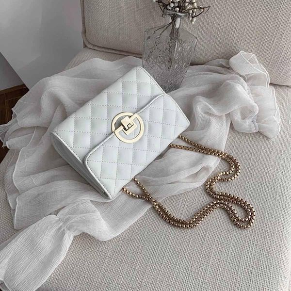 hbp classic fashion three-dimensional embossed womens letter handbag fashion clamshell golden lock diagonal bag with box
hbp classic fashion three-dimensional embossed womens letter handbag fashion clamshell golden lock diagonal bag with box