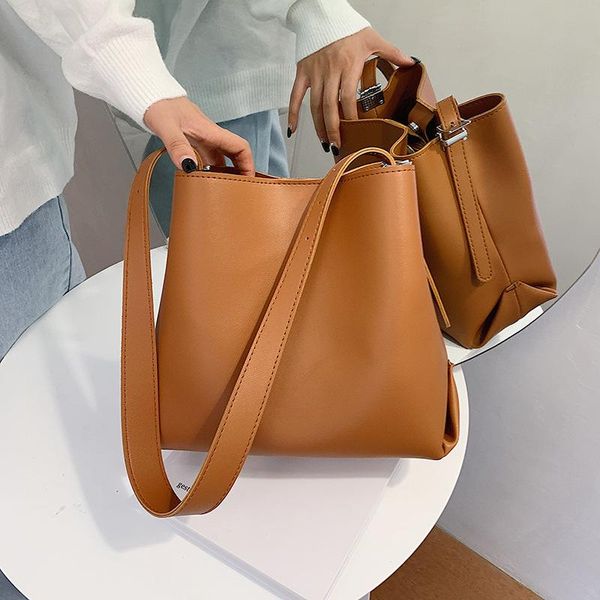 cross body casual buckets bags for women designer wide strap shoulder luxury pu leather crossbody bag large capacity totes big purses
cross body casual buckets bags for women designer wide strap shoulder luxury pu leather crossbody bag large capacity totes big purses