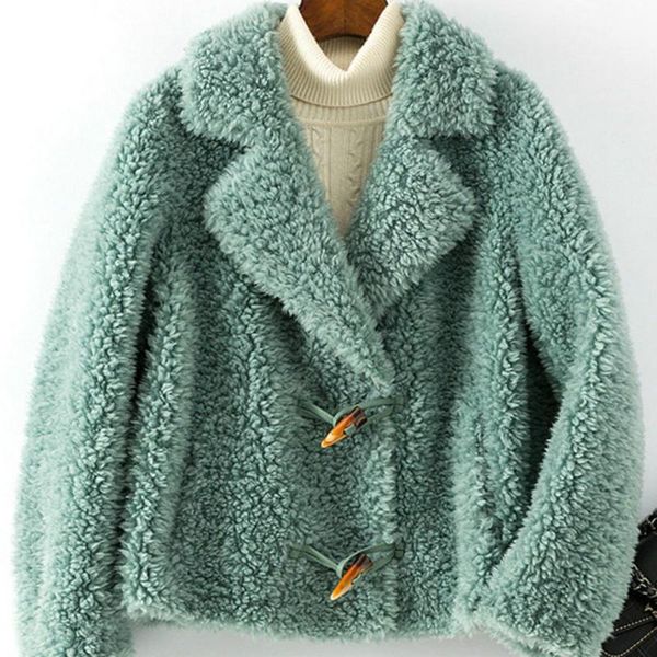 2021 new autumn winter solid loose warm coats female long sleeve faux fur jackets v-neck fashionable horn button outerwear b130, Black
2021 new autumn winter solid loose warm coats female long sleeve faux fur jackets v-neck fashionable horn button outerwear b130, Black