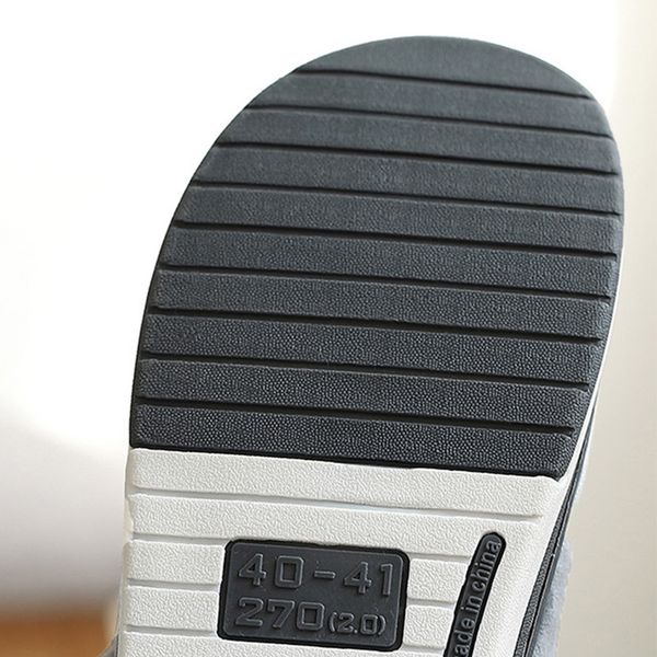 men shoes winter slippers suede gingham plush velvet indoor shoes for men home slippers non slip waterproof male slipper 201203, Black
men shoes winter slippers suede gingham plush velvet indoor shoes for men home slippers non slip waterproof male slipper 201203, Black