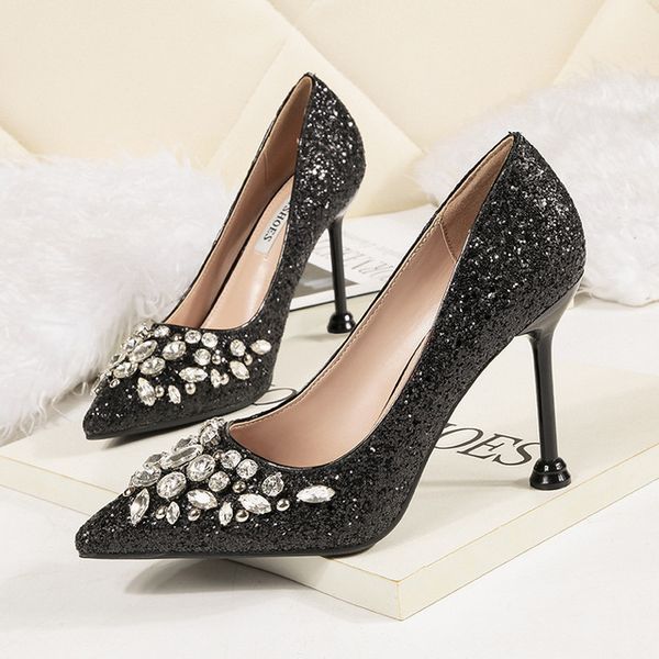 ol pumps glitter high heels strass female leather with shallow mouth cuboid button unique shoes y96o, Black
ol pumps glitter high heels strass female leather with shallow mouth cuboid button unique shoes y96o, Black