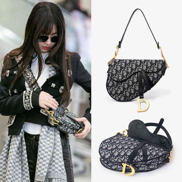 bag 60% off designer same saddle single shoulder messenger portable fashion trend
bag 60% off designer same saddle single shoulder messenger portable fashion trend