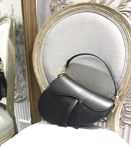 woman luxurys designers crossbody bag saddle bag wide strap fashion designer handbags genuine leather shoulder bag
woman luxurys designers crossbody bag saddle bag wide strap fashion designer handbags genuine leather shoulder bag