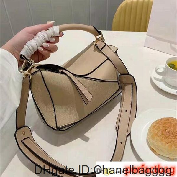 designer square bags carry cross body temperament female classic plain hand soft lady shoulder bag fashion/3
designer square bags carry cross body temperament female classic plain hand soft lady shoulder bag fashion/3